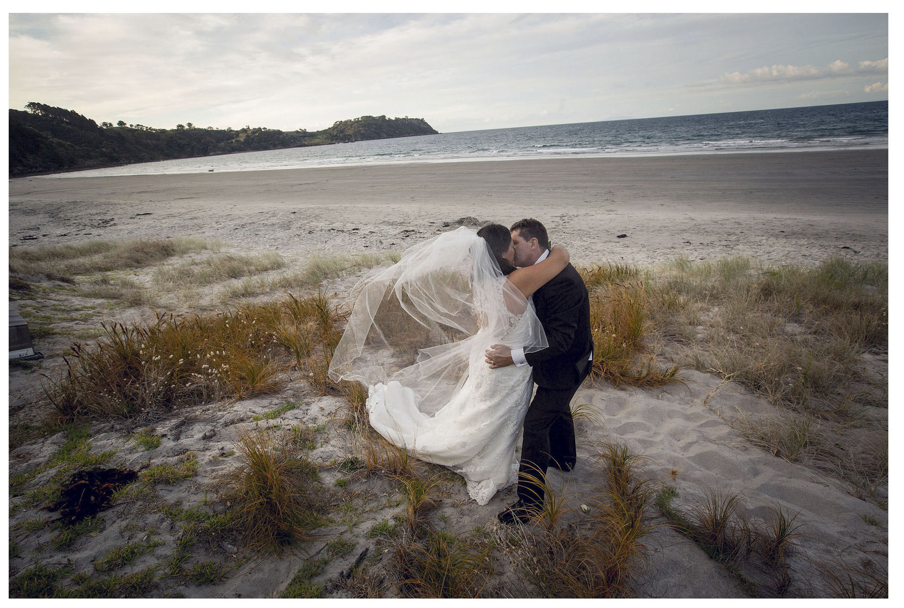 Waiheke Island wedding photos by Chris Loufte