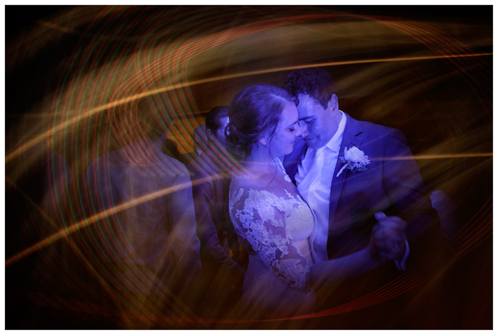 Auckland wedding photo by Chris Loufte at teh River Head Tavern first dance