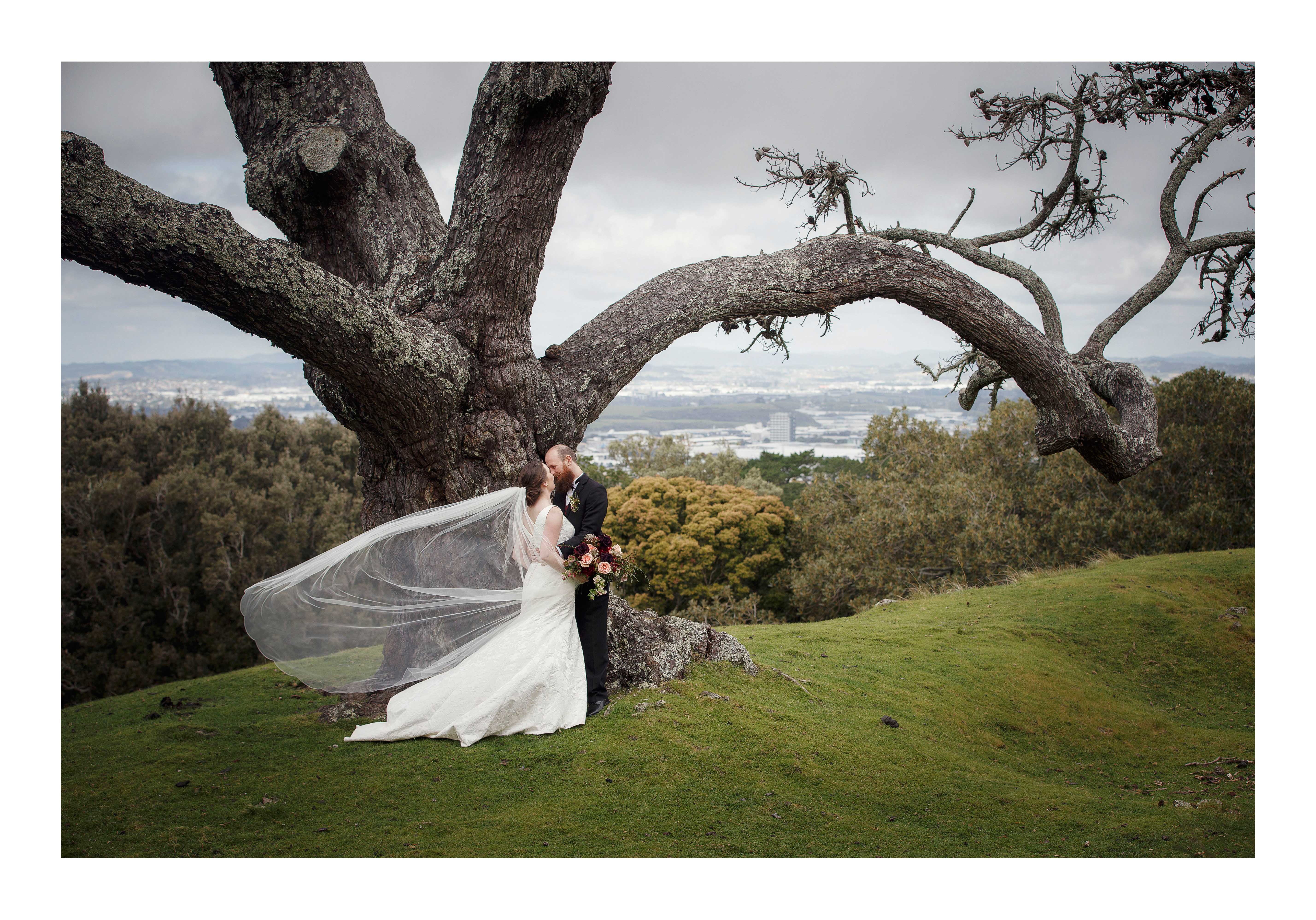 wedding photo photo by Auckland wedding photographer Chris Loufte www.theweddingphotographer.co.nz