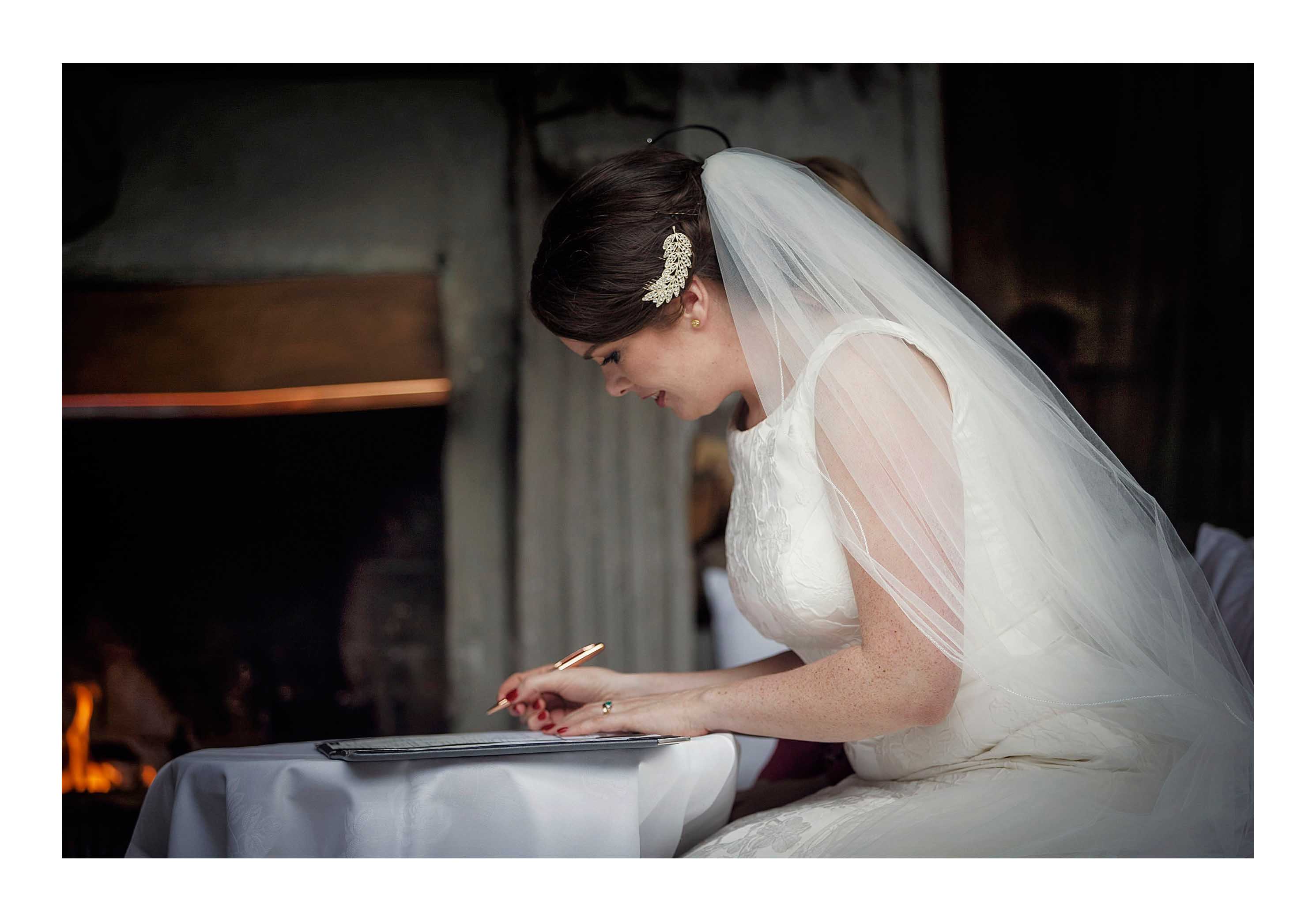 wedding photo photo by Auckland wedding photographer Chris Loufte www.theweddingphotographer.co.nz cornwall park mantells