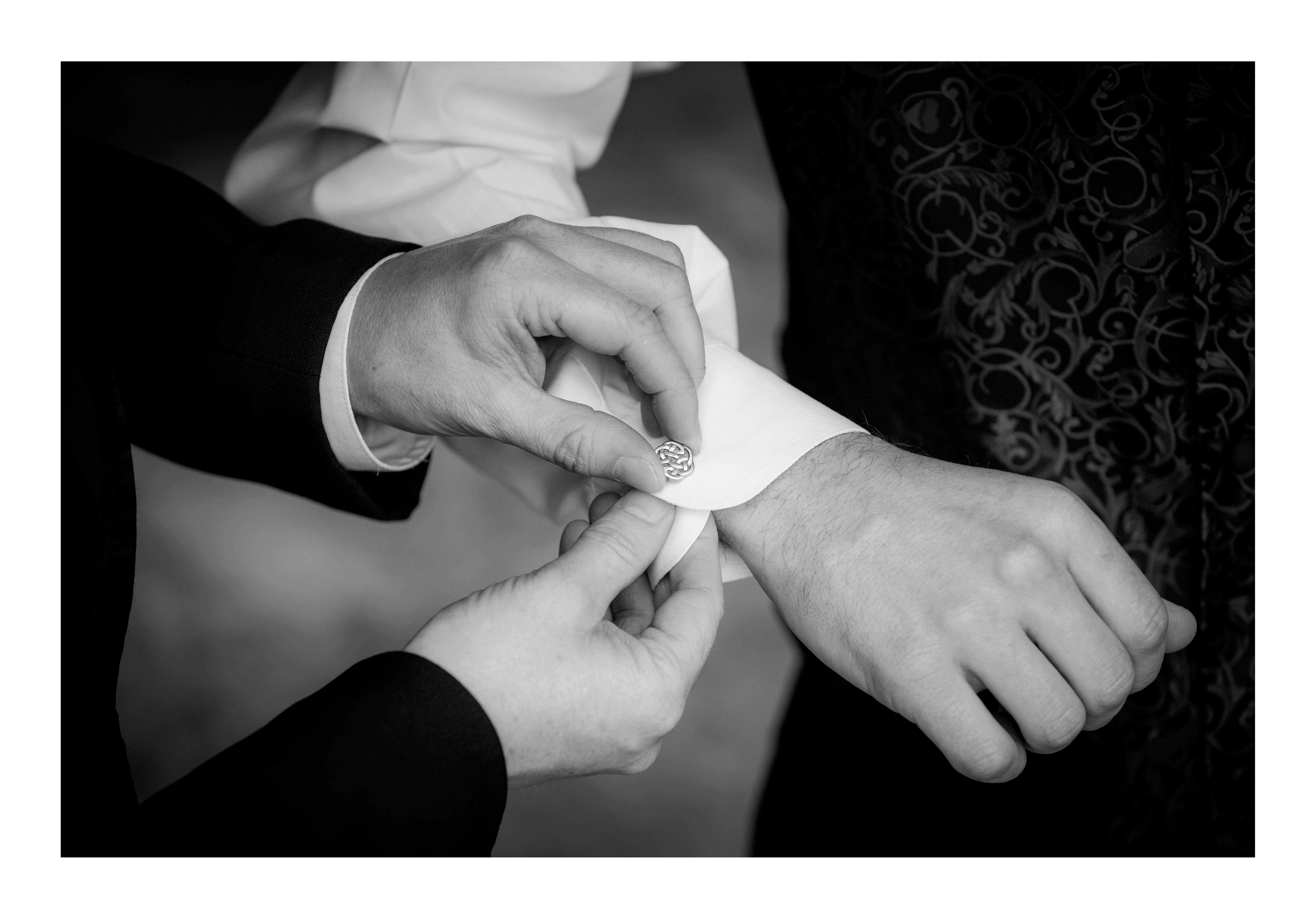 wedding photo photo by Auckland wedding photographer Chris Loufte www.theweddingphotographer.co.nz cornwall park mantells