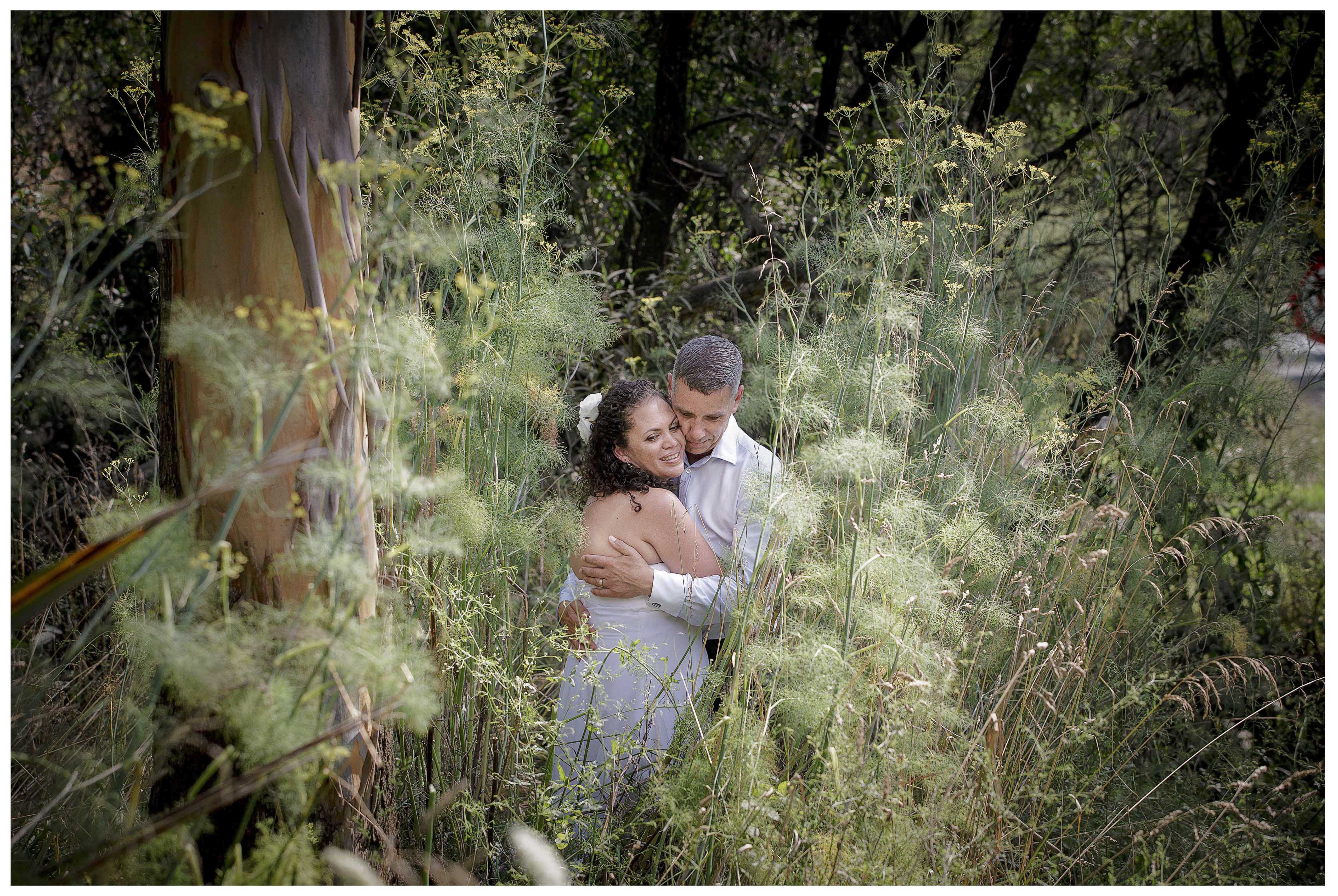 Puhoi wedding photo by Auckland wedding photographer Chris Loufte