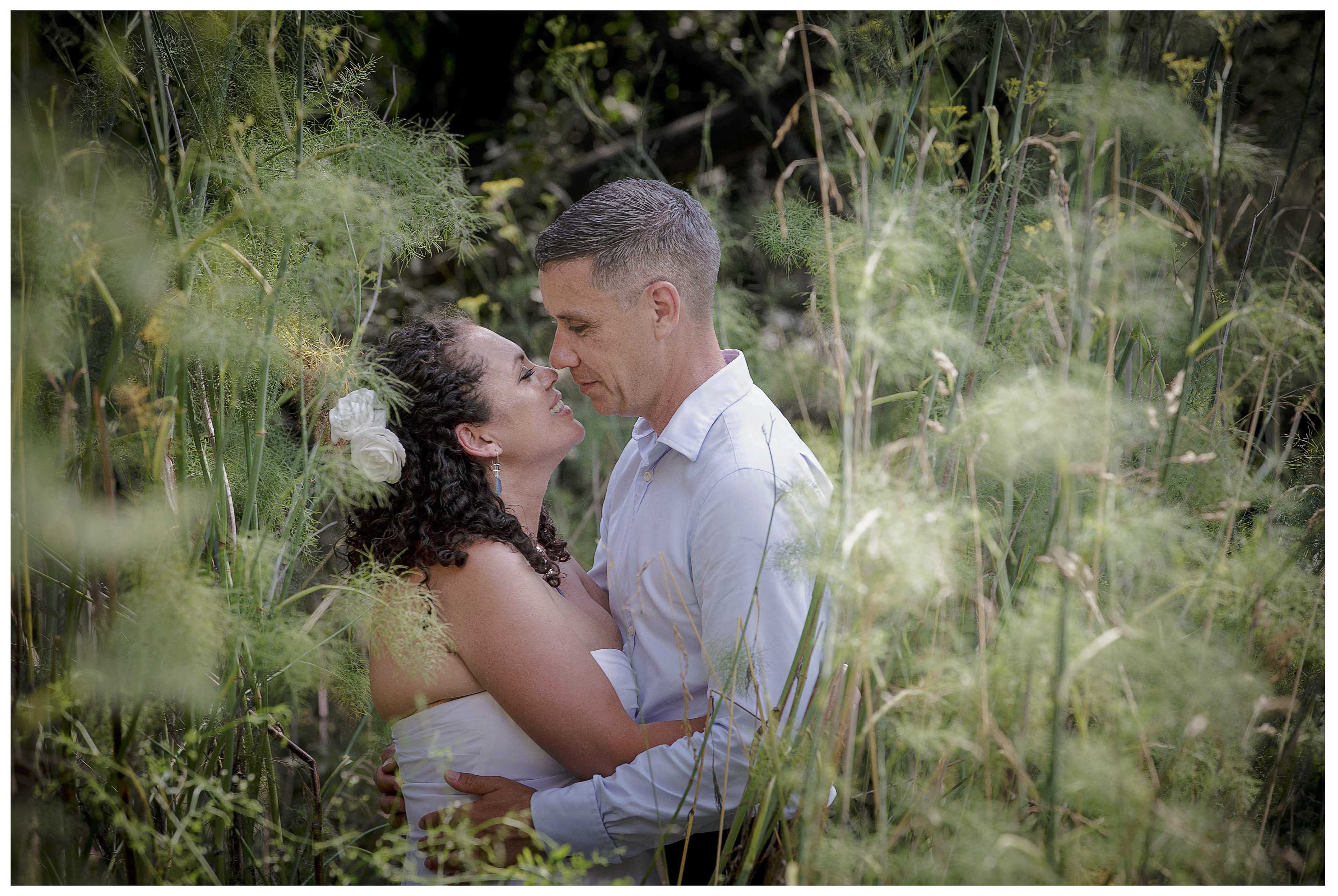 Puhoi wedding photo by Auckland wedding photographer Chris Loufte